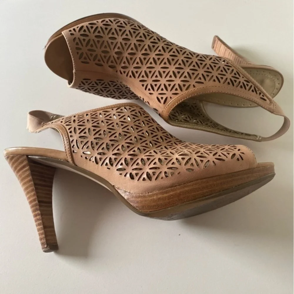 Adrienne Vittadini Nude Laser Cut Leather Heeled Platform Sandal Heels S…
